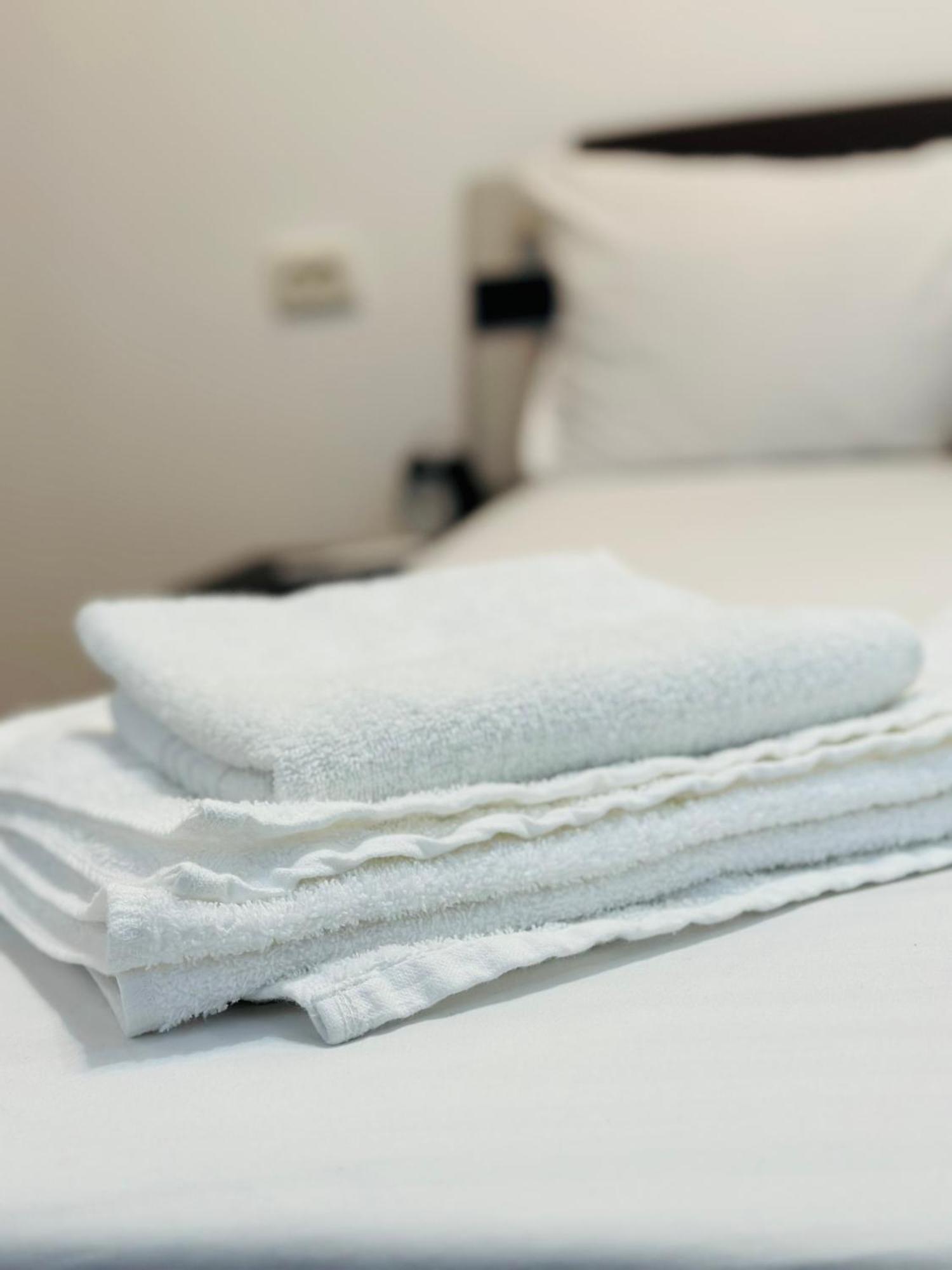Chic Comfort 1Bdr With Landmark View - Concerthall Bucureşti Ngoại thất bức ảnh