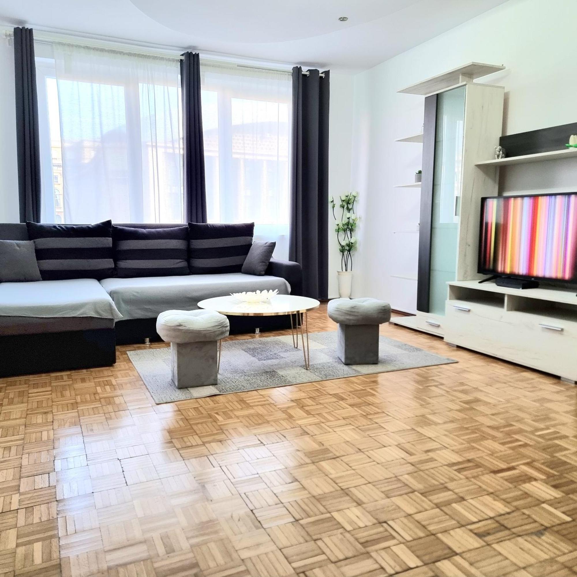 Chic Comfort 1Bdr With Landmark View - Concerthall Bucureşti Ngoại thất bức ảnh