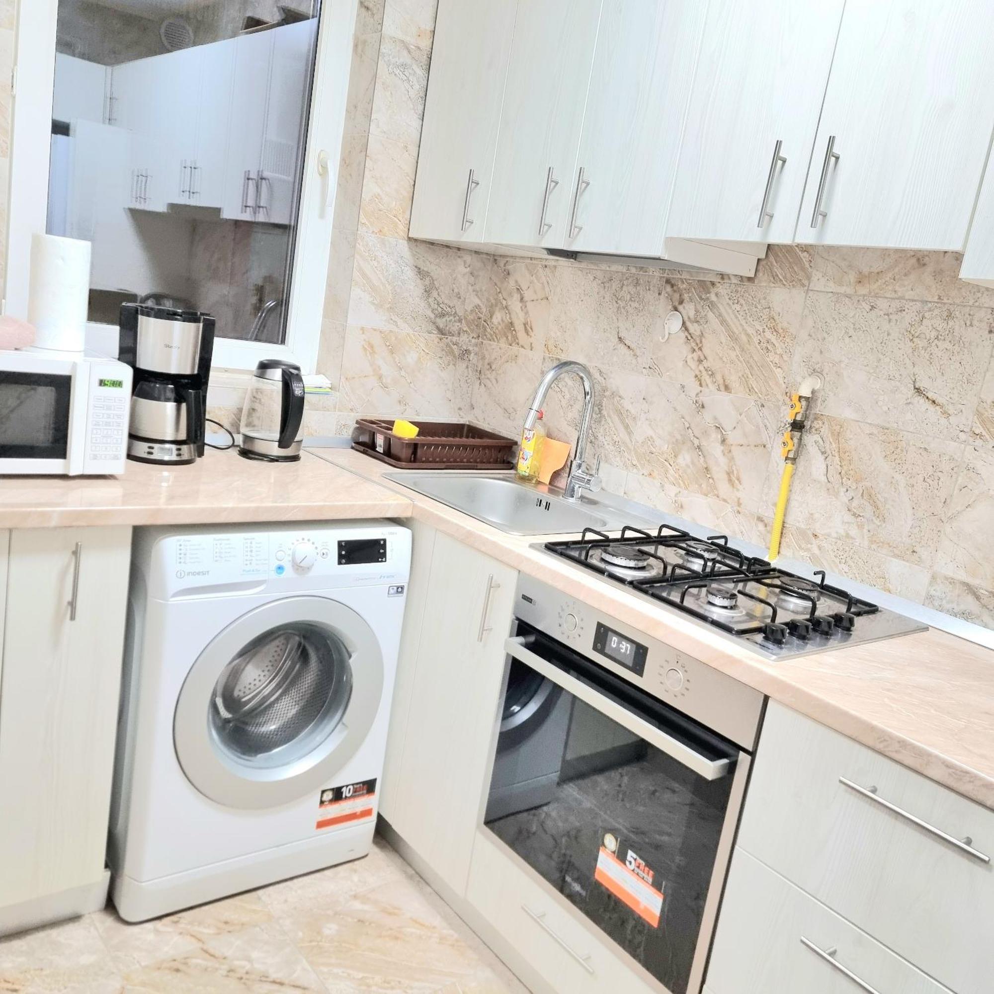 Chic Comfort 1Bdr With Landmark View - Concerthall Bucureşti Ngoại thất bức ảnh