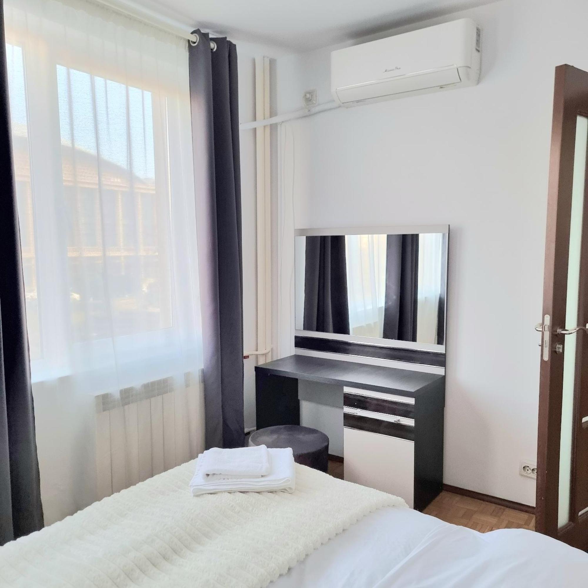 Chic Comfort 1Bdr With Landmark View - Concerthall Bucureşti Ngoại thất bức ảnh