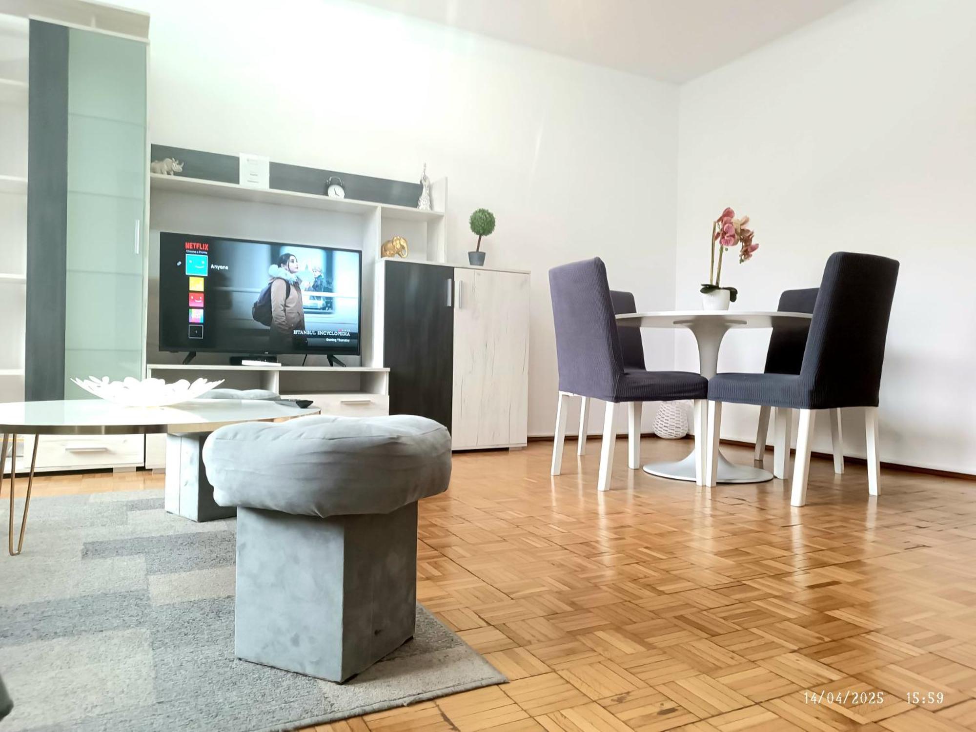Chic Comfort 1Bdr With Landmark View - Concerthall Bucureşti Ngoại thất bức ảnh