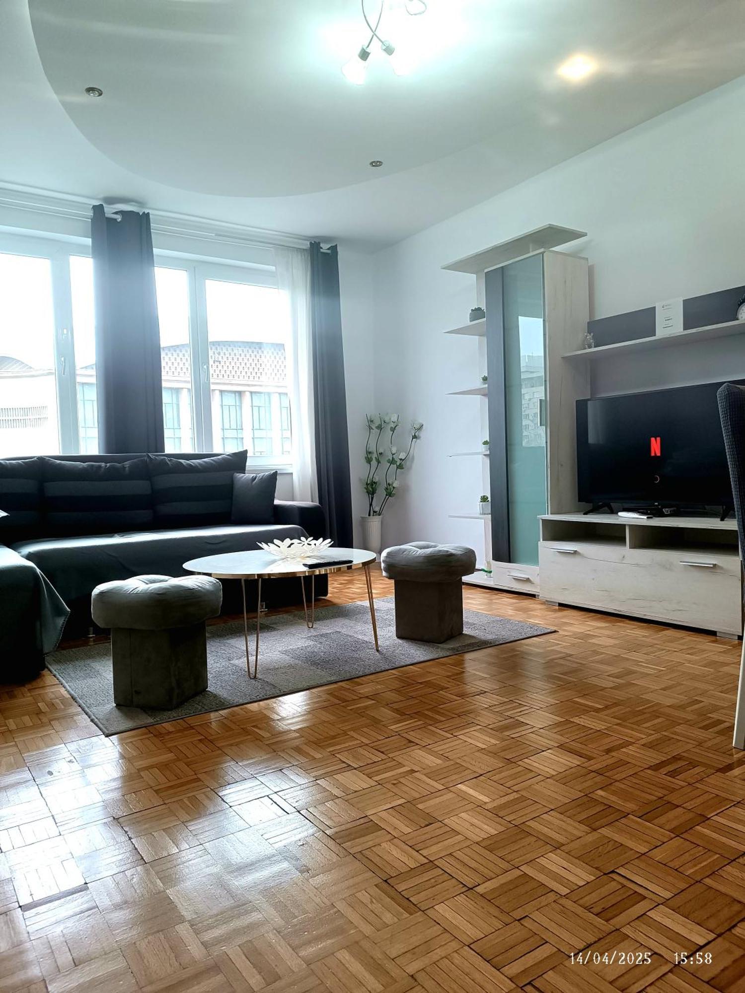 Chic Comfort 1Bdr With Landmark View - Concerthall Bucureşti Ngoại thất bức ảnh